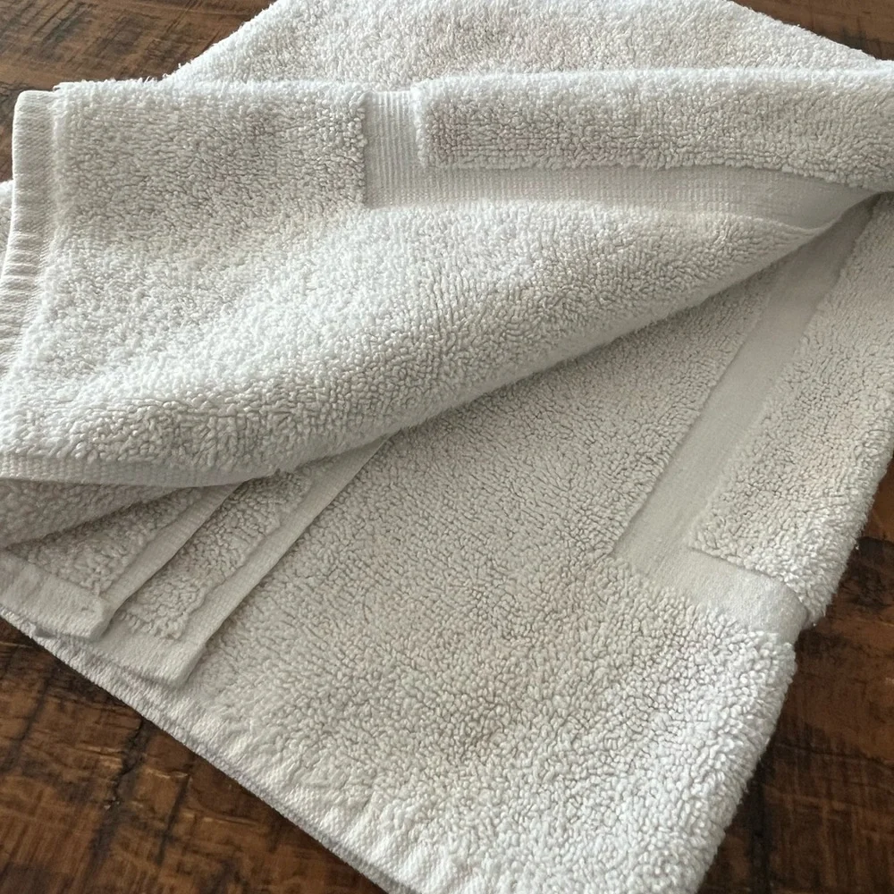 Wamsutta Regency Pima Cream bath rug